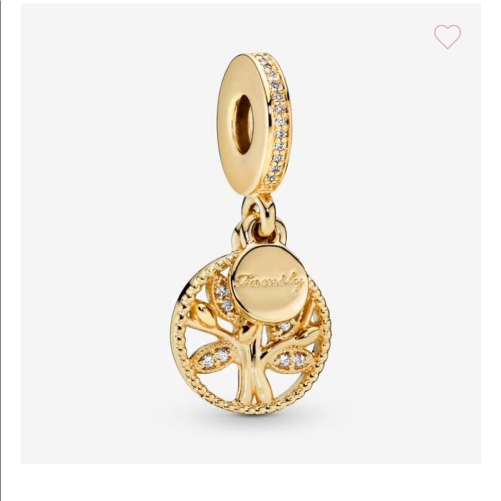 Pandora family tree charm